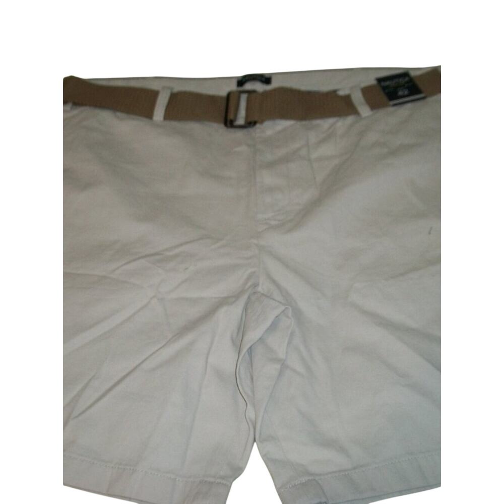 NWT Nautica Men's White Shorts Size 42 w Belt